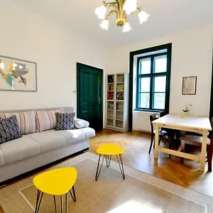 Apartment Quiet&green, With Terrace, Wien